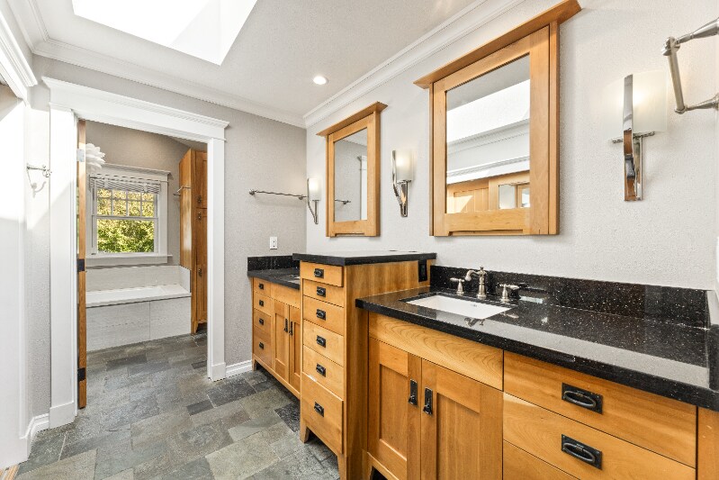 Building Photo - 5713 W 79th St