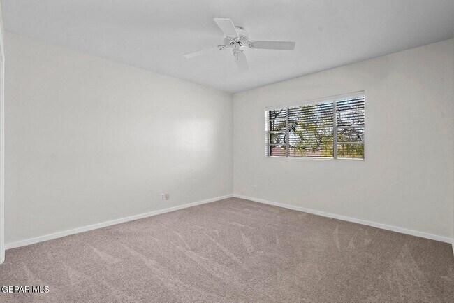 Building Photo - 528 Stonebluff Rd