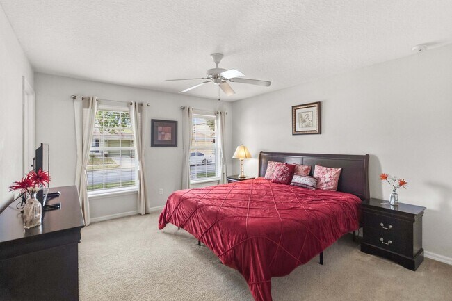 Building Photo - Single Family Home in Davenport now Available For Rent!