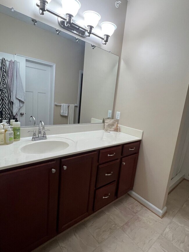 Building Photo - 3BD/2.5BA End Unit Condo in Harbor Walk! B...