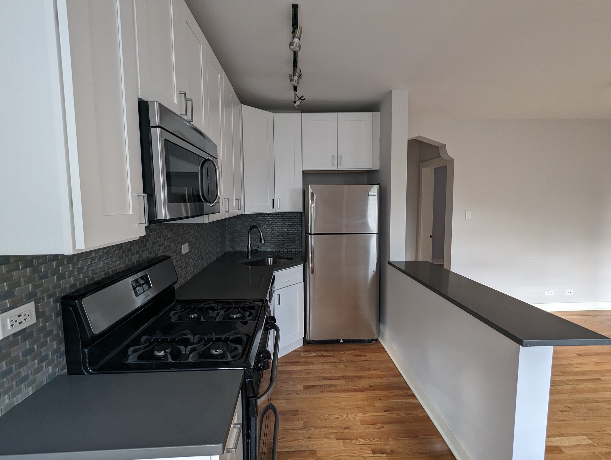 Building Photo - 2423 N Kedzie Blvd