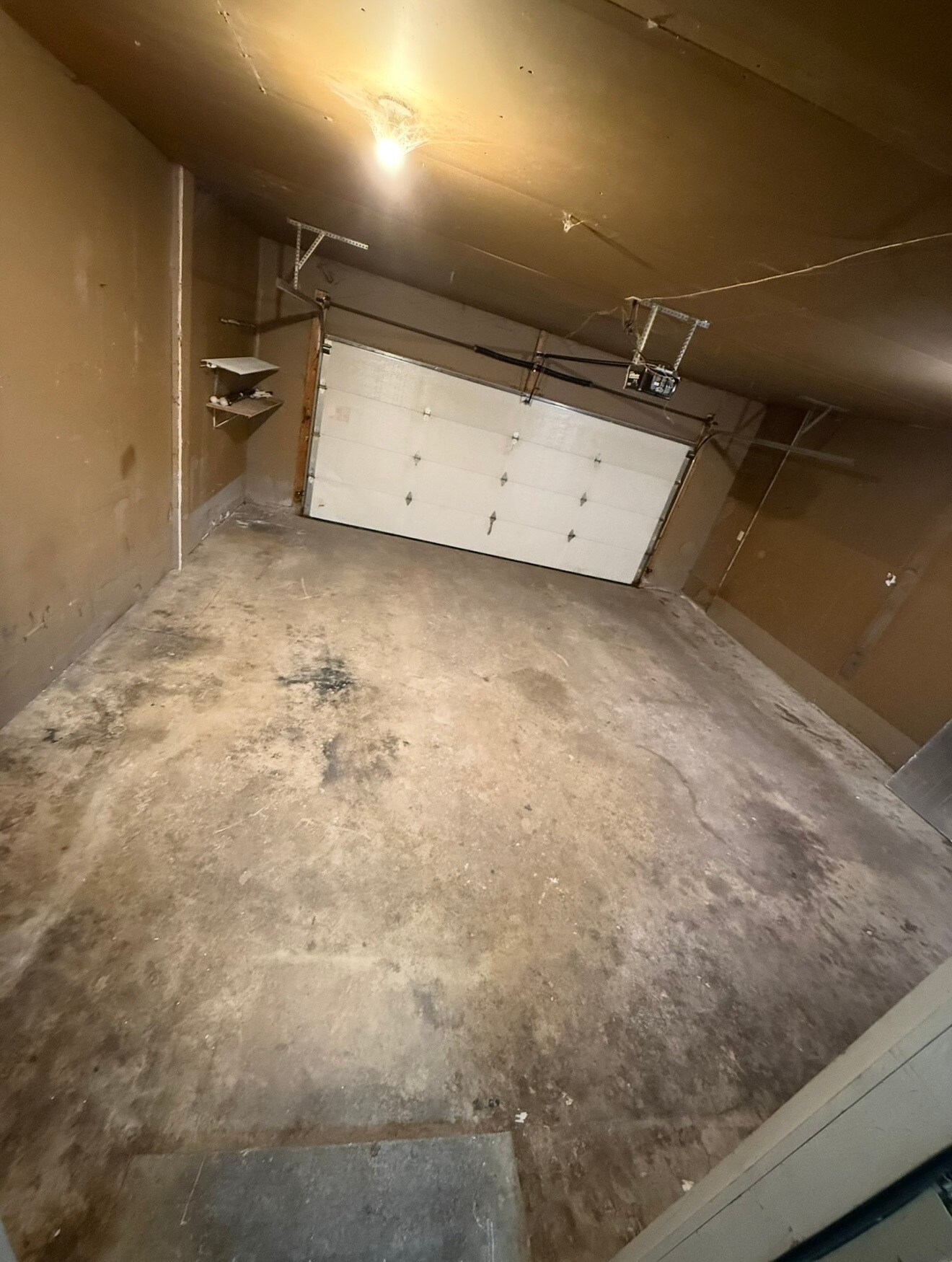 Garage - 1021 Rolling Meadows Dr