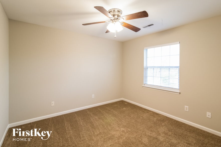 Building Photo - 7873 Sabalridge Dr