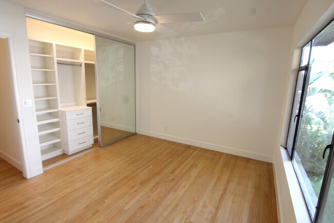 Building Photo - 1523 S Wooster St