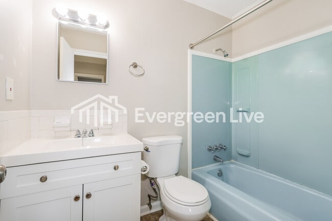 Building Photo - 2508 Dexter Rd