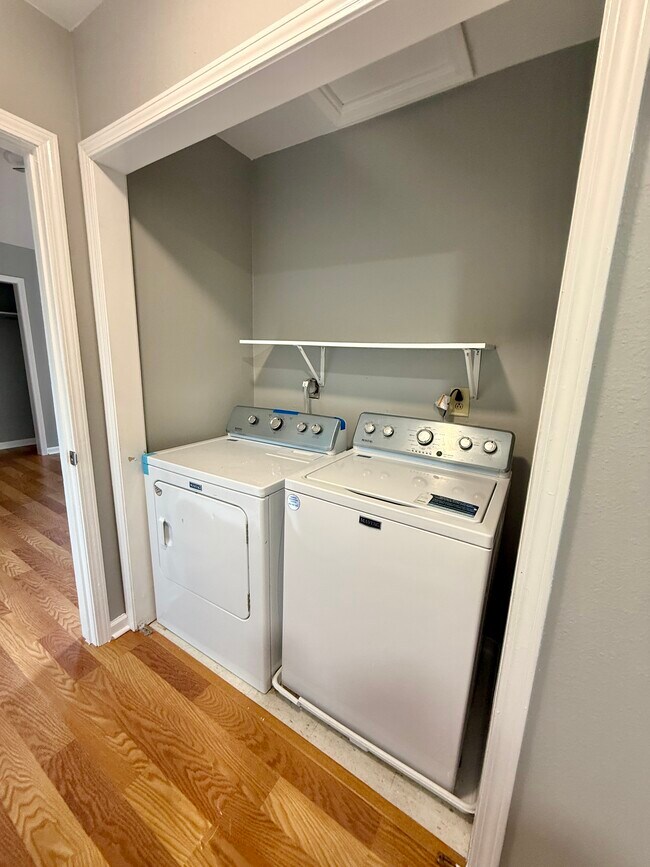 Building Photo - 1413 Central Ave