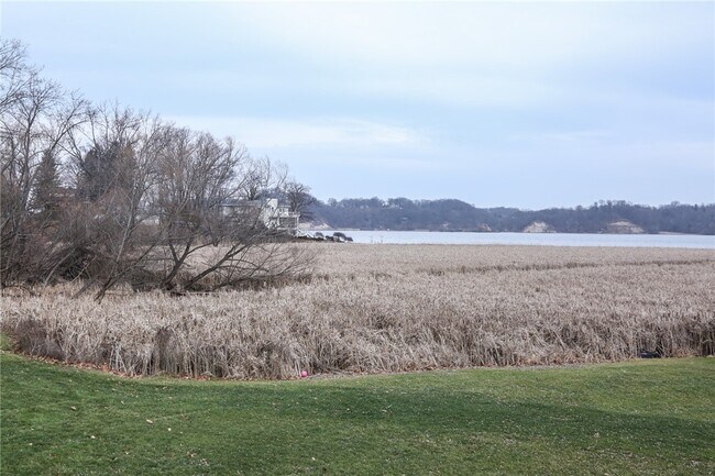 Building Photo - 1370 Bay Shore Blvd