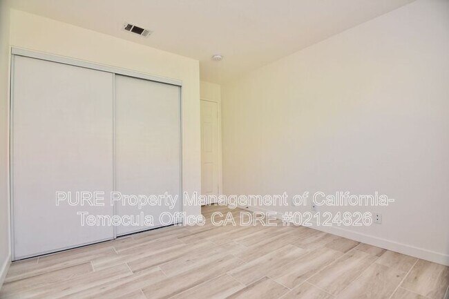 Building Photo - 40442 Clybourne Cir