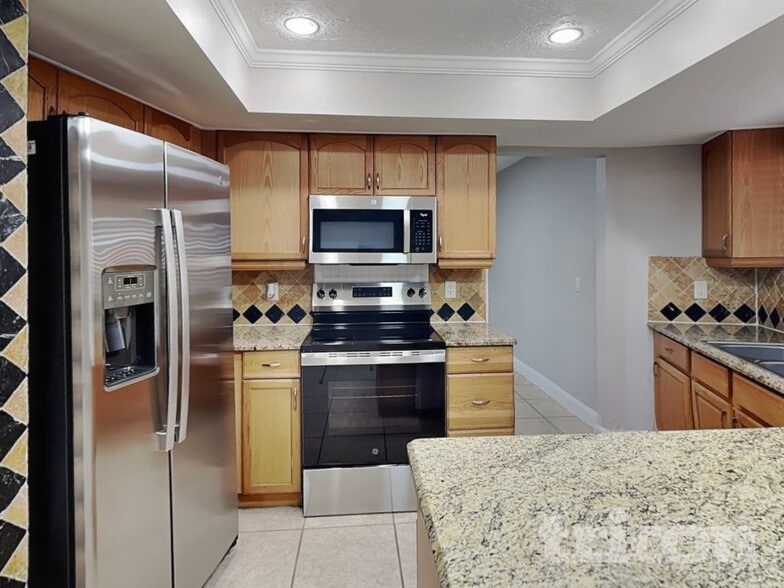 Building Photo - 818 Tarawood Ln