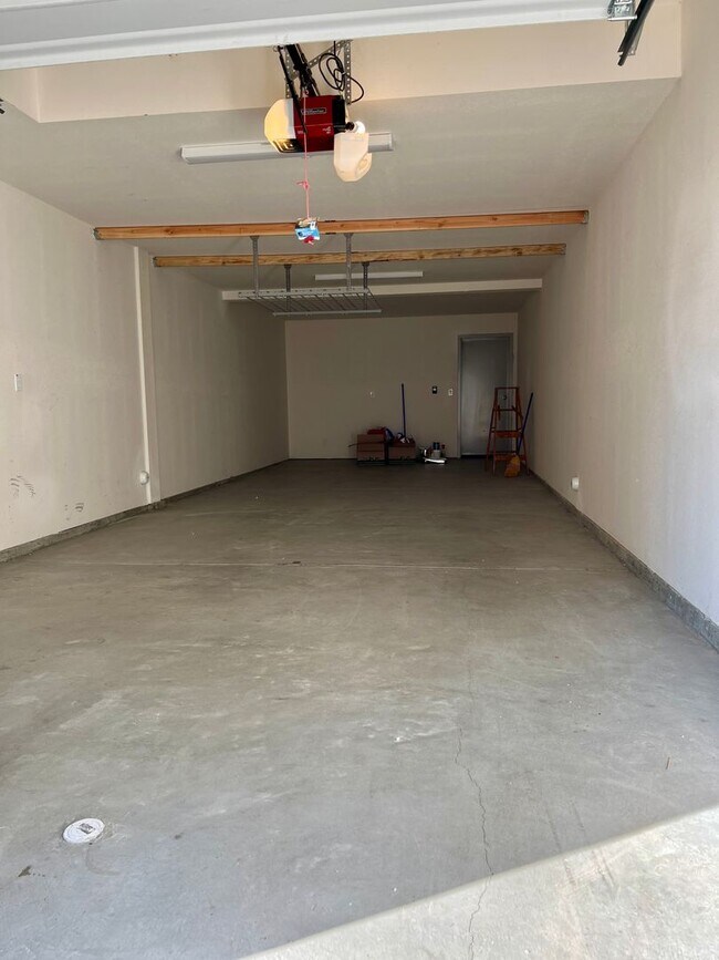 Building Photo - Luxury Living at Suwerte 2 Bedroom 2.5 Bat...