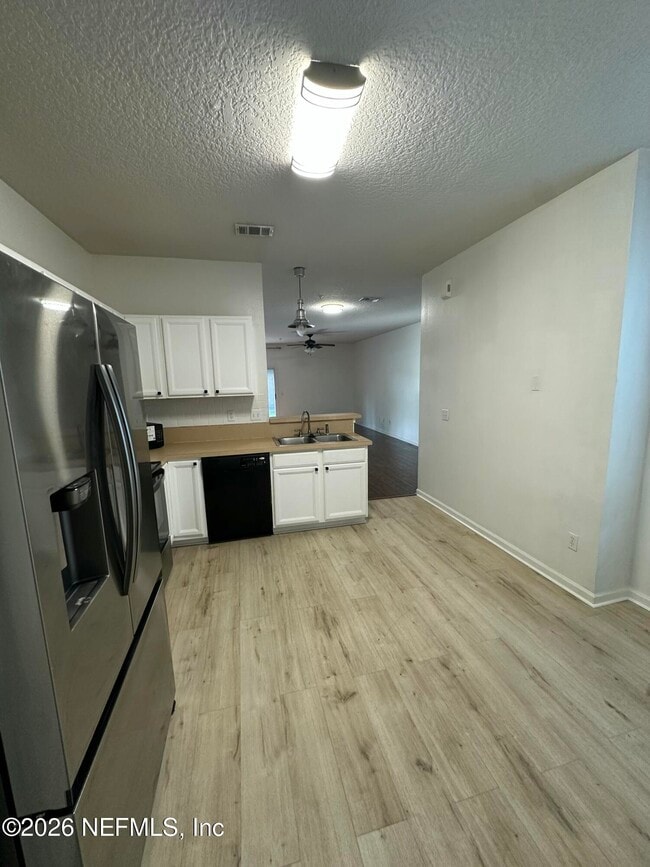 Building Photo - 271 Leese Dr