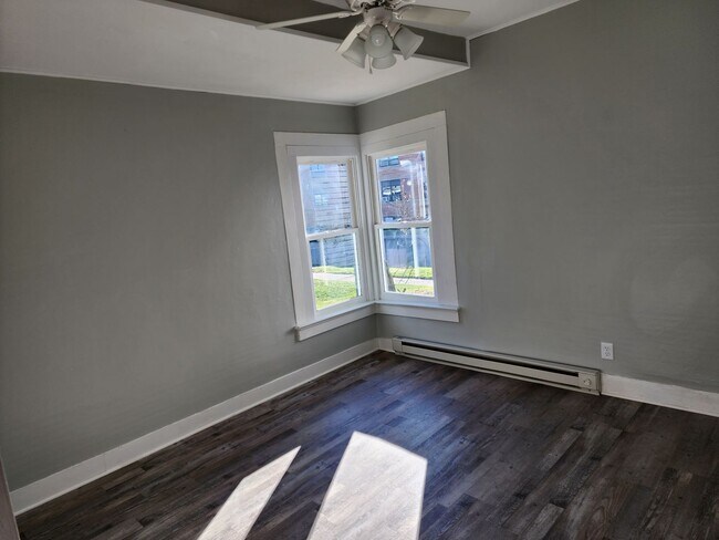 Building Photo - 2nd St Duplex