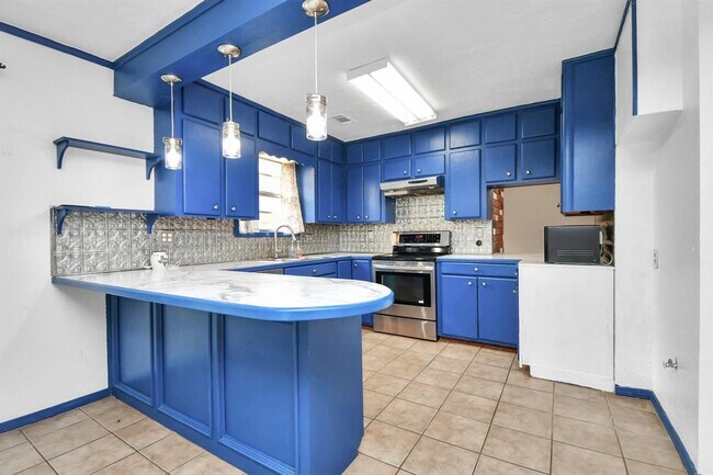 Building Photo - 1207 Martingale Ct