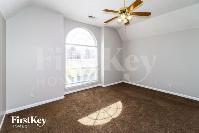 Building Photo - 7740 Shadow Bend Ln
