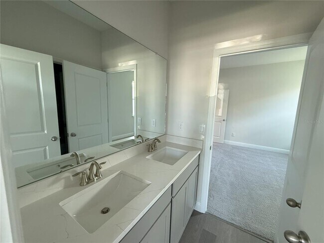 Building Photo - 2113 Warren Acrs Blvd