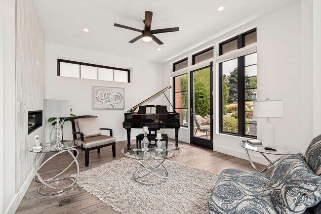 Building Photo - Fully Furnished Luxury Home In The Avenues
