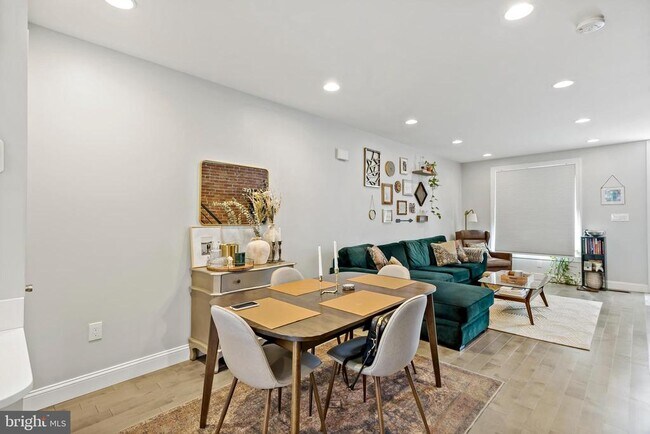 Building Photo - 1225 Tree St