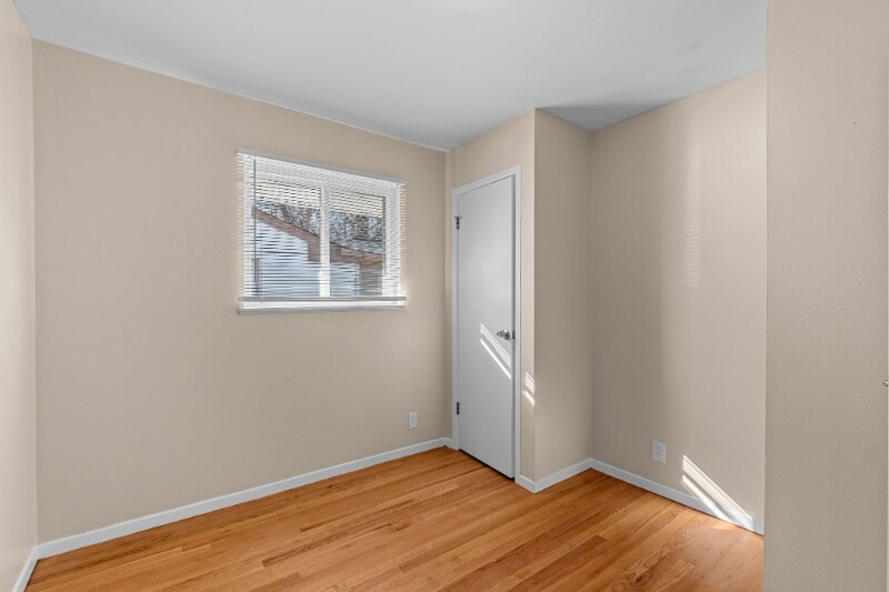 Building Photo - 10805 Spring Garden Dr