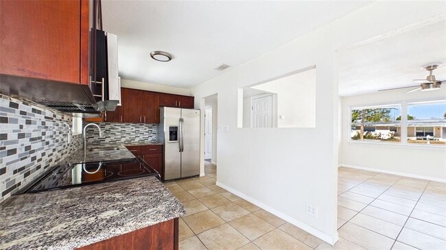 Building Photo - 4418 W Fairview Heights