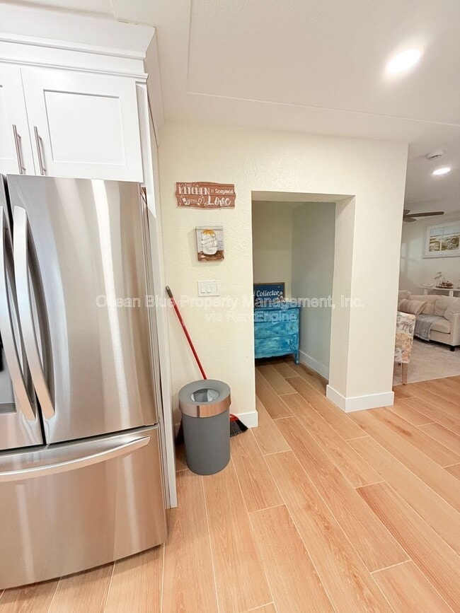 Building Photo - 724 Sunset Cove