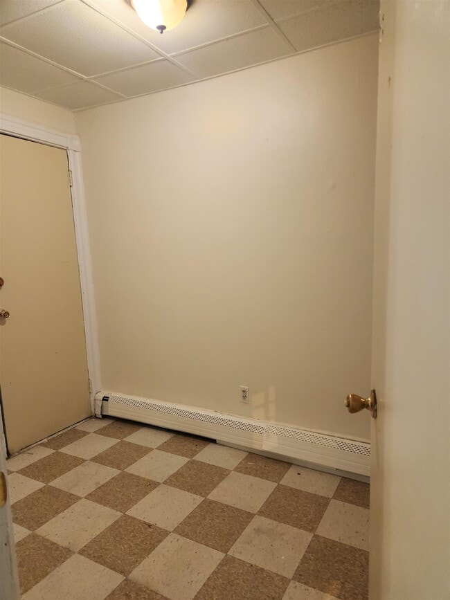 Building Photo - 494 West Side Ave