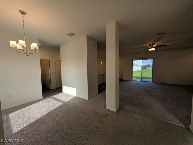 Building Photo - 4208 NE 15th Pl