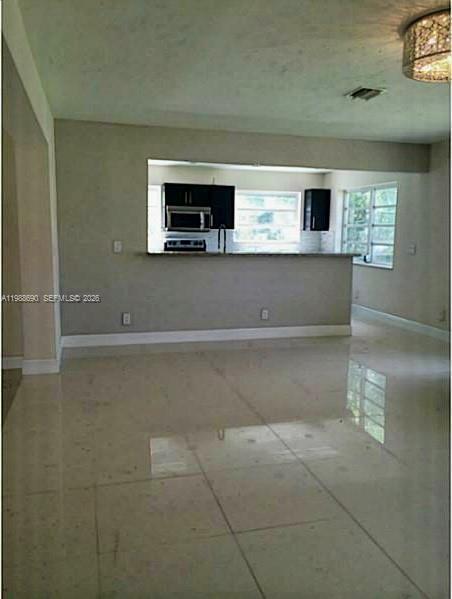 Building Photo - 740 NE 179th Dr