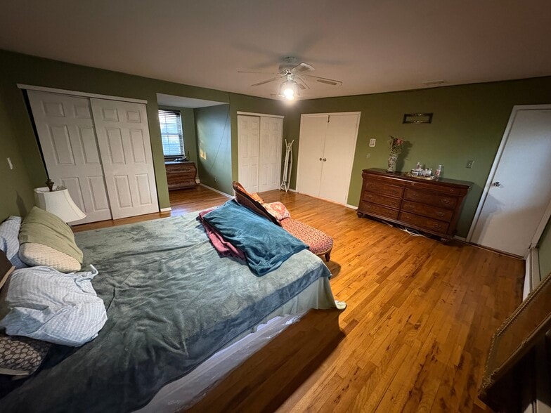 Building Photo - 30 Dumond Pl