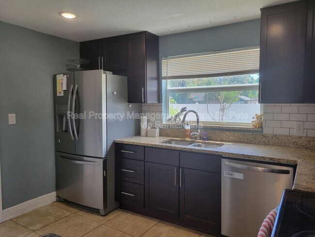 Building Photo - 1711 E New Orleans Ave