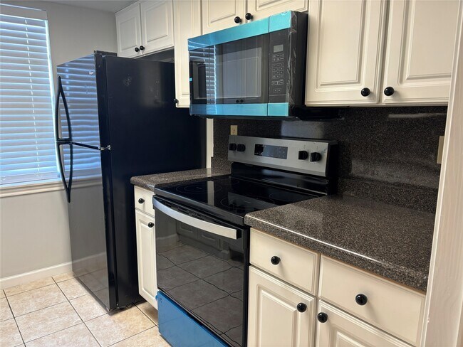 Building Photo - 14333 Memorial Dr