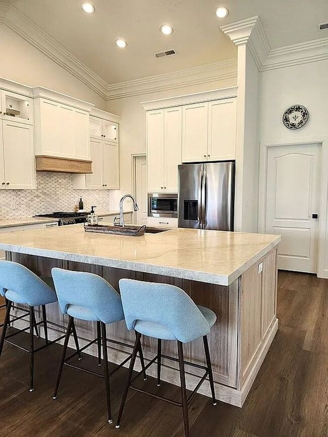 Building Photo - Charming Home Next To Sunbrook Golf Club!