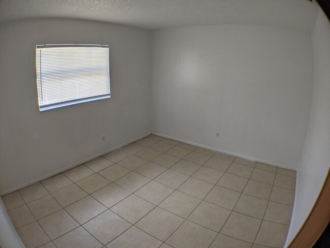 Building Photo - 3 Bedroom, 2 Bathrooms Apartment with Water View