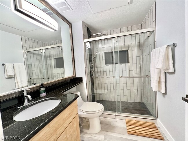 Building Photo - 210 E Flamingo Rd