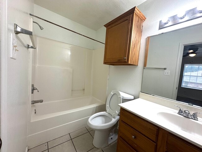 Building Photo - 4 Pinto Cir