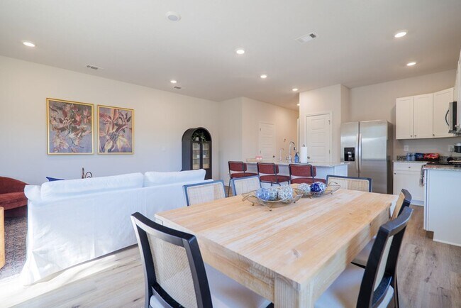 Building Photo - 6138 Bemis Springs Dr