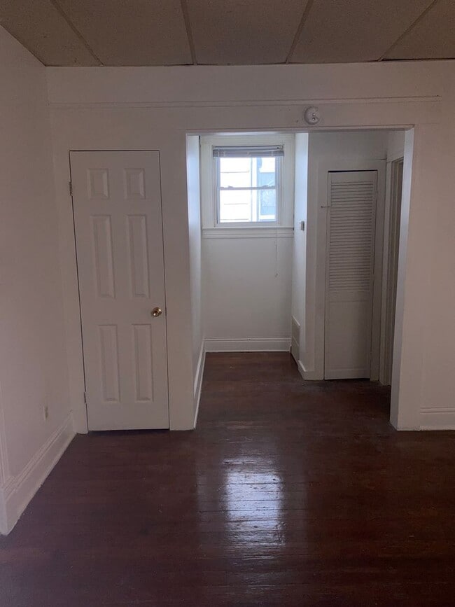 Building Photo - Coming soon- Spacious 2 bedroom home in Po...