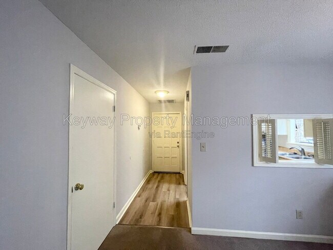 Building Photo - 839 Wimbledon Dr