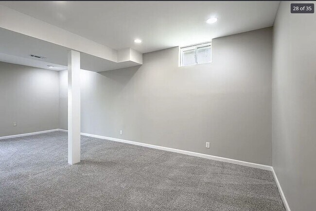 Building Photo - Gretna Gem: 4 Bedroom Home with Room to Grow