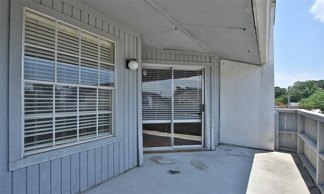 Building Photo - 8787 Brae Acres Rd