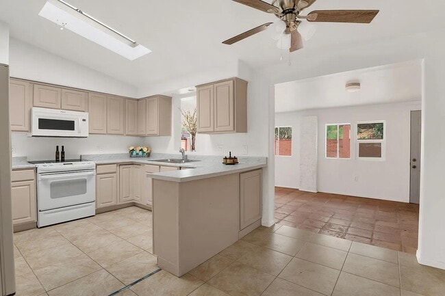 Building Photo - 7398 N Patriot Dr