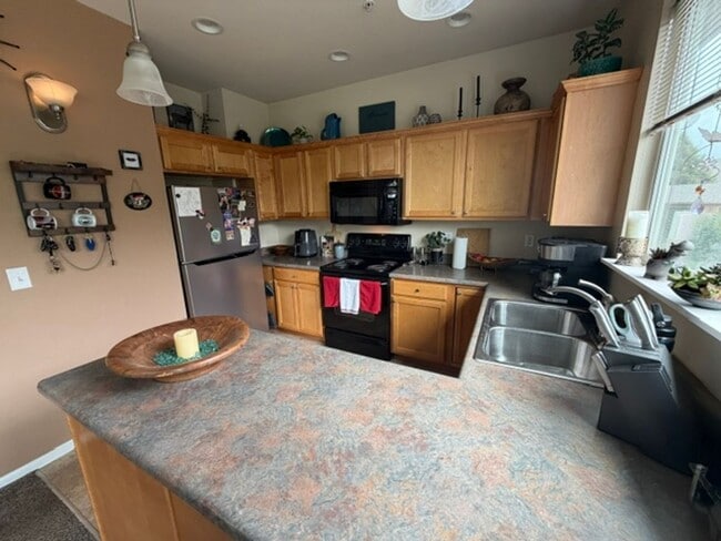 Building Photo - Stone Creek property now available!