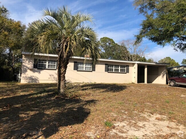 Building Photo - 131 California Dr NE