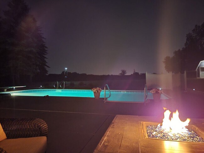 Building Photo - Executive-Level Rental Offering in SW Woodbury — Space, Privacy & High-End Finishes