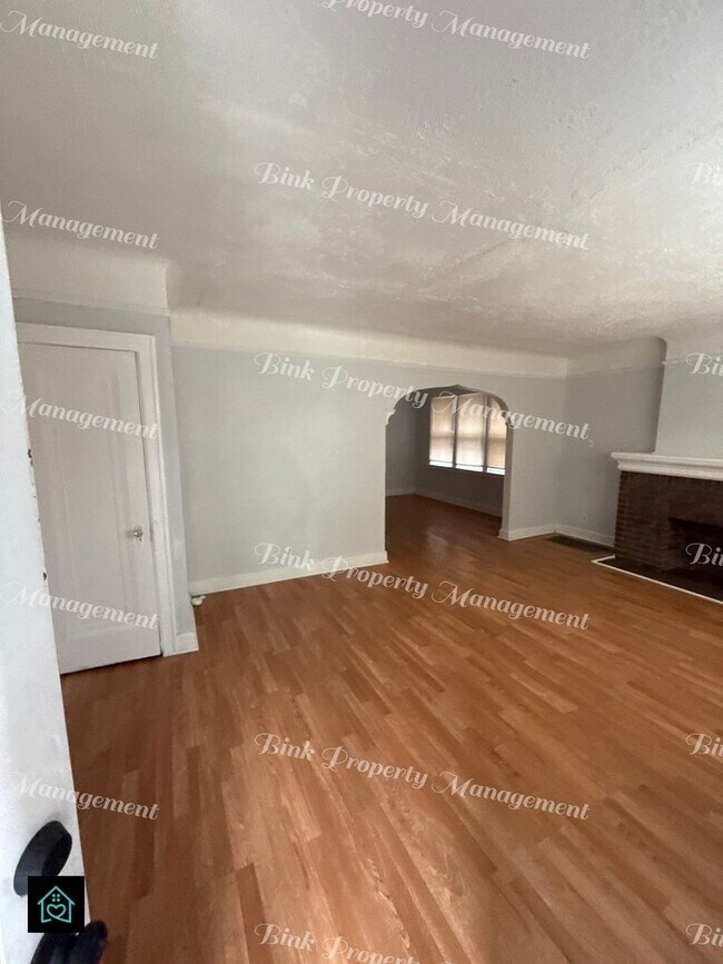 Building Photo - 14814 Sussex St