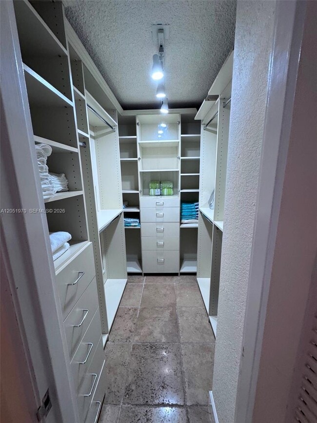Building Photo - 2501 S Ocean Dr