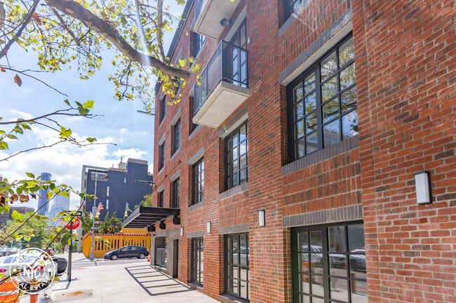 Building Photo - 251 Front St