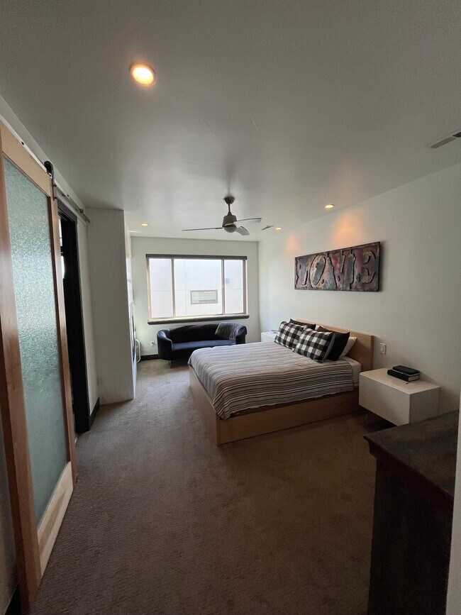 Building Photo - 2830 W 26th Ave