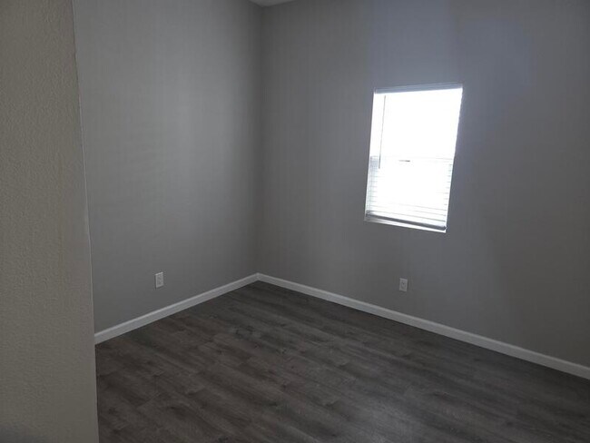 Building Photo - 1348 S Belmont Ave