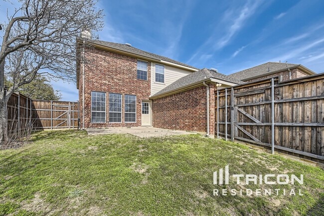 Building Photo - 2785 Greenway Dr