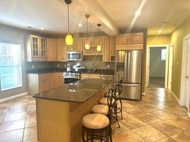 Building Photo - 11404 Glenn Dale Ridge Rd